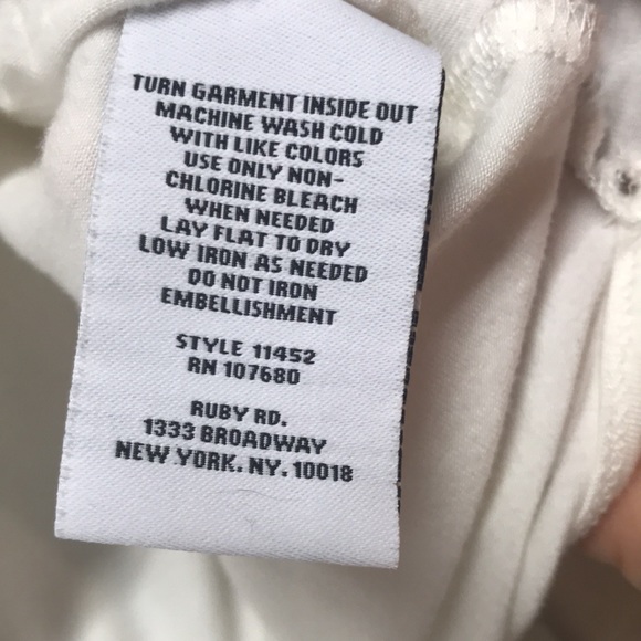 Ruby Rd Ivory Floral Top L - Picture 11 of 11